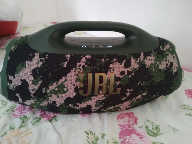 Vendo JBL bombox 4 camuflada com pouco meses de uso com nota fiscal 