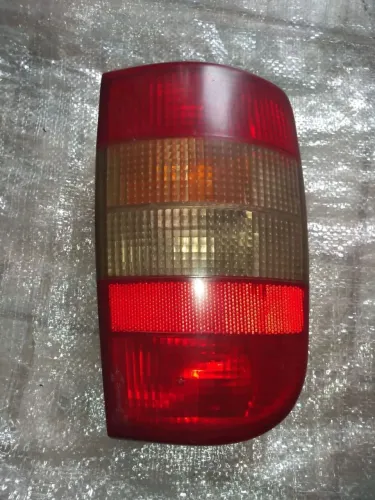 Lanterna traseira lado direito da blazer 97 a 2000 