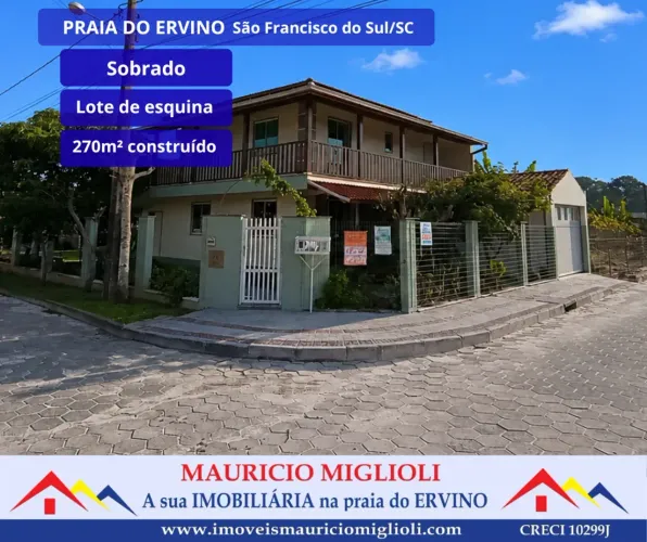 Sobrado em lote de esquina na Praia do Ervino