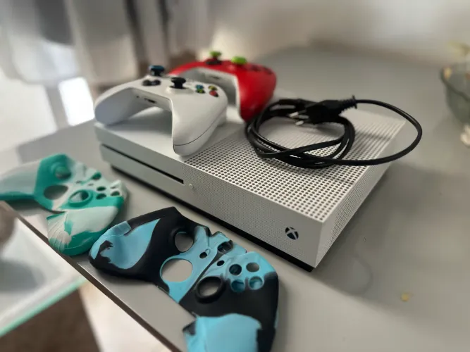 Xbox One S 1TB