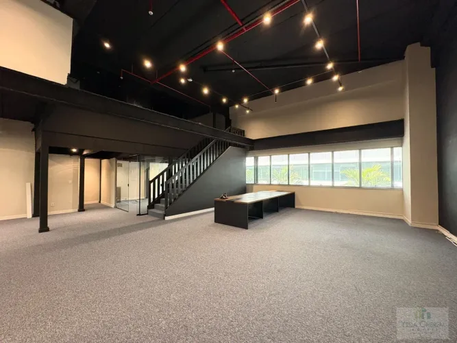 Sala comercial no Saco Grande