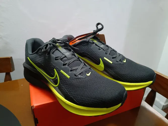 Tênis Nike original preto na caixa n° 41