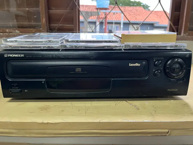 Laser disc Pioneer 127v com vários discos