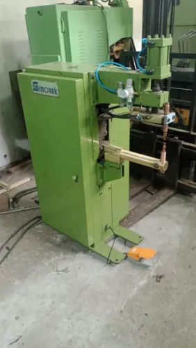 Máquina de Solda Projeção marca Simonek de 40 Kva 220 V