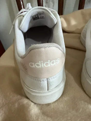 Tênis Adidas feminino