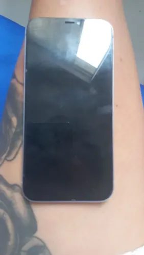 IPhone 12 semi novo sem marcas de uso