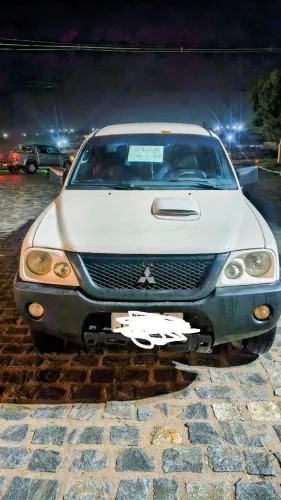 Mitsubishi L200 GL 2.5 4X4 CD Diesel 2010