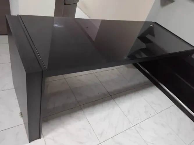 Mesa para Escritório em L com vidro temperado 2,00 x 1,70.