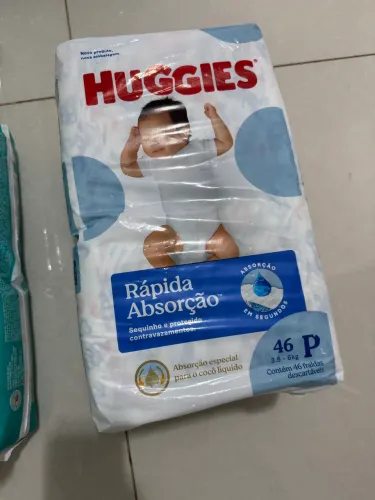 2 Pacotes de Fraldas Huggies P