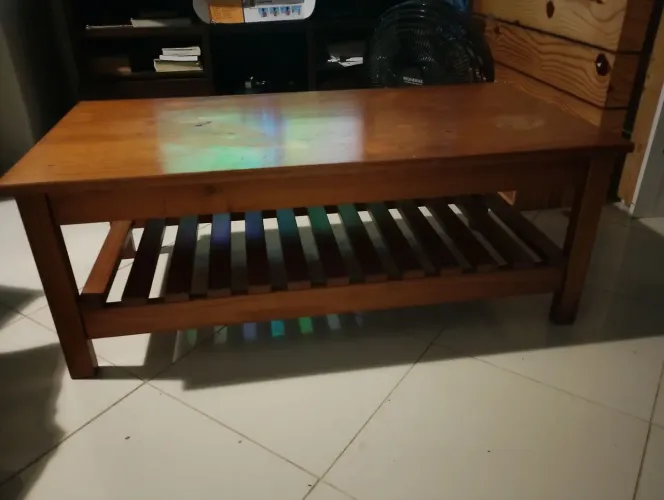 Mesa de centro da Tok stok em madeira