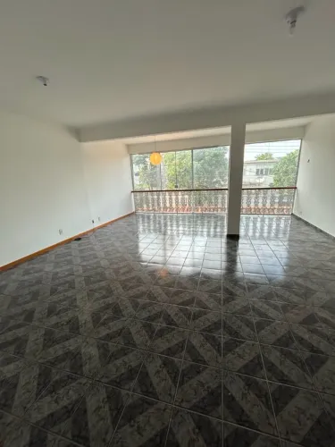 CASA GRANDE EM VITÓRIA 3QUARTOS,3BANHEIROS, 4VAGAS, 100M² DE QUINTAL GRAMADO, CHURRASQ.