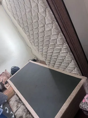 VENDO CAMA BOX DE SOLTEIRO COMPLETA COM COLCHÃO!<br>