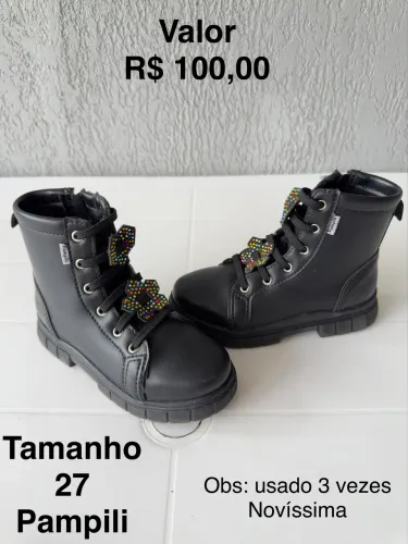 Brechó, sapatos, sandália e girafa