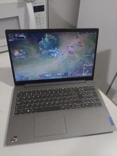 Ultrabook Lenovo Ryzen 5 / 8GB / 256 NVME