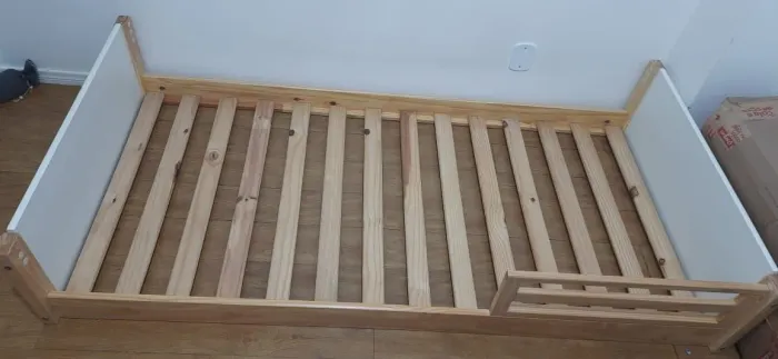 Cama de solteiro montessoriana