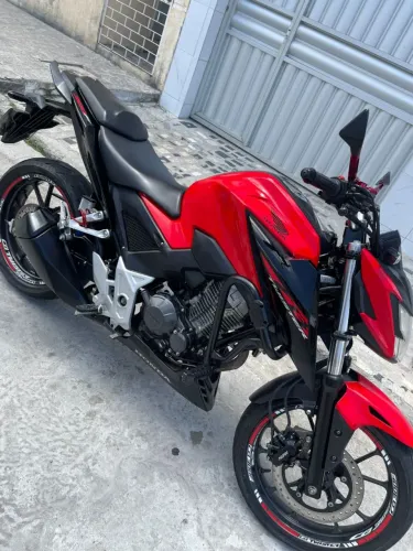 Vendo cb300f única dona moto original 2023/2023 nada pra fazer