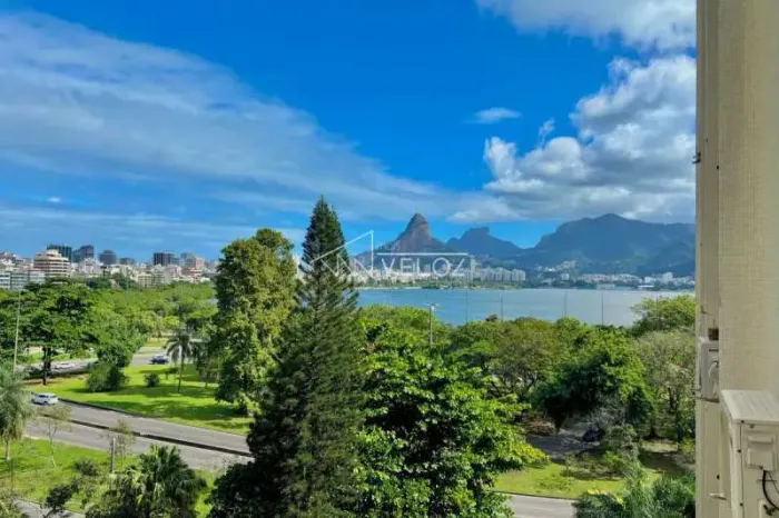 Apartamento : / Residencial / Lagoa