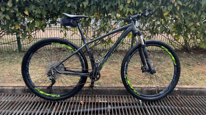 Bicke SENSE aro 29 único dono