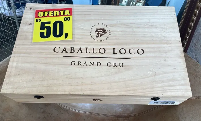 CAIXA DE VINHO EM MADEIRA, ideal para artesanato e organização 