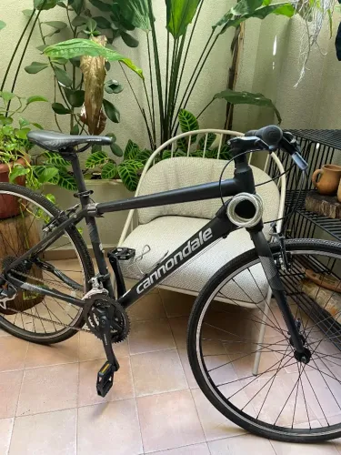 Cannondale Quick 6 | Tamanho M | Shimano 24v | Quadro CAAD