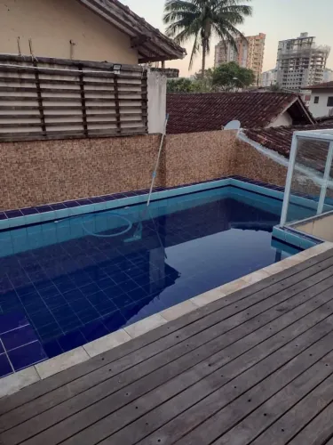 Casa com 3 suites no canto do Forte 
