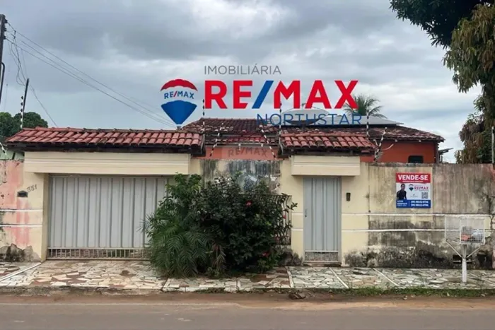 CASA À VENDA NO JOQUEI CLUBE