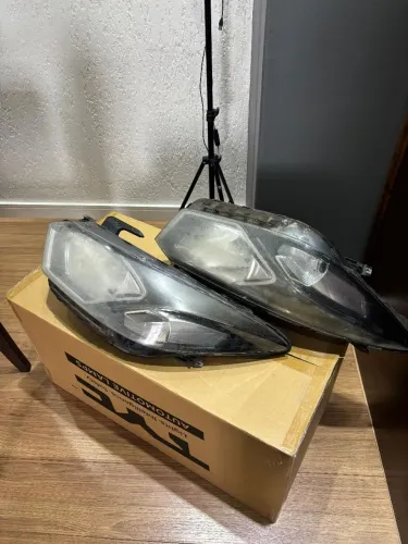 Par de faróis LED - Onix 
