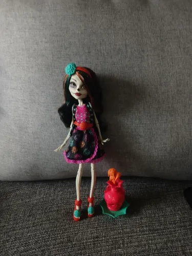 Monster high skelita calabresa