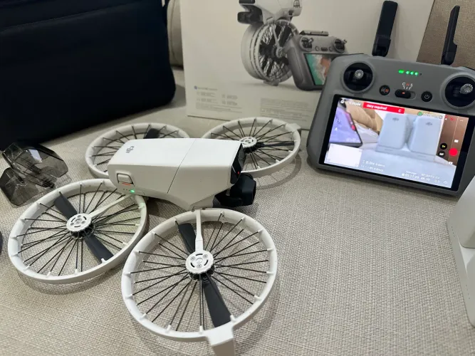 Drone DJI Flip Fly More Combo com tela