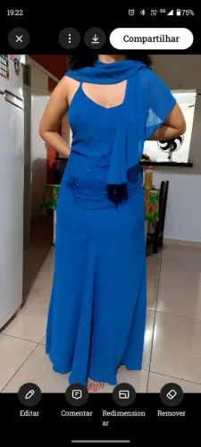 Vestido vintage,bordado com misangas acompanha um lenço