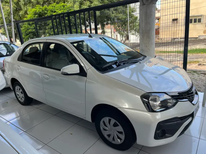 Toyota Etios X Plus Sedan 1.5 Flex 16V 4P Mec. 2019
