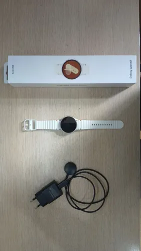 Galaxywatch 7 Samsung - Perfeito estado (mas usado) - Acompanhado de Carregador original