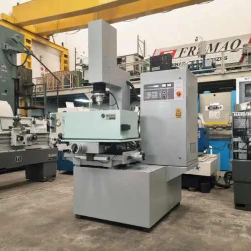 ELETROEROSÃO CN ENGEMAQ EDM-200 NCZ