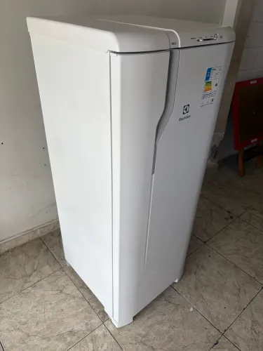 Geladeira Electrolux nova ( 10 meses de uso)