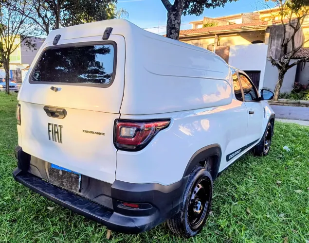 Baú fibra Fiat Strada 