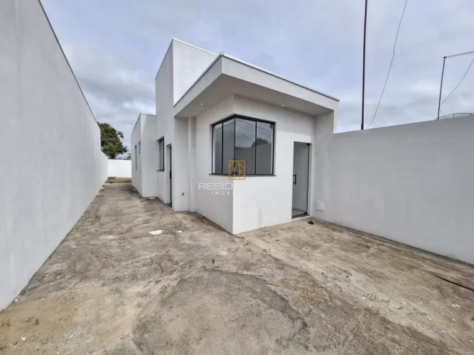 CASA A VENDA B. JARDINÓPOLIS C/ 02 QUARTOS, SALA, COZINHA, 03 VAGAS E QUINTAL