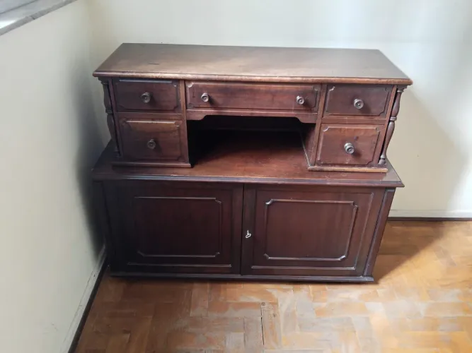 Armário Vintage com Gavetas