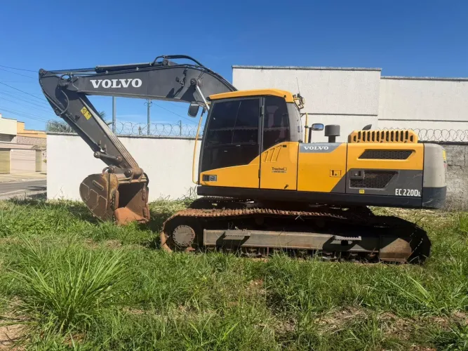 VOLVO EC 220