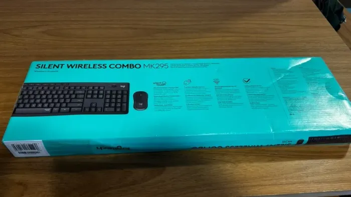 Teclado e Mouse sem fio Logitech MK295 com Digitação e Clique Silencioso, Conexão USB, Pil