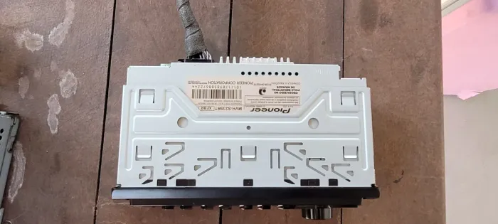 Rádio pionner Mvh-S235bt