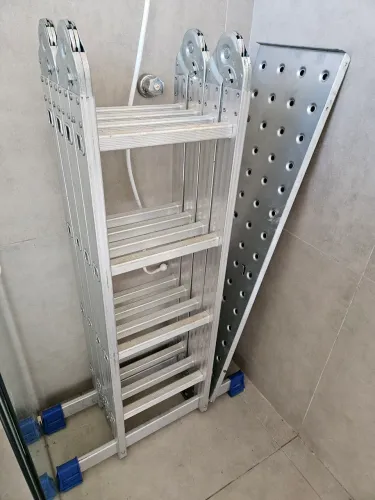 Escada Articulada em Alumínio com Plataforma 4x4 16 Degraus - MOR
