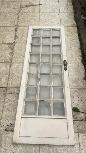 1 porta c vidro no tamanho de 72x 210 chapa 16