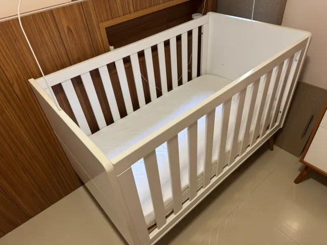 Berço eco wood + colchão ortobom + saia de berço