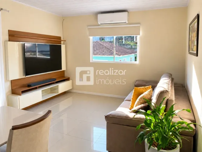 Casa com 3 quartos, sendo 1 suíte, no Itacorubi