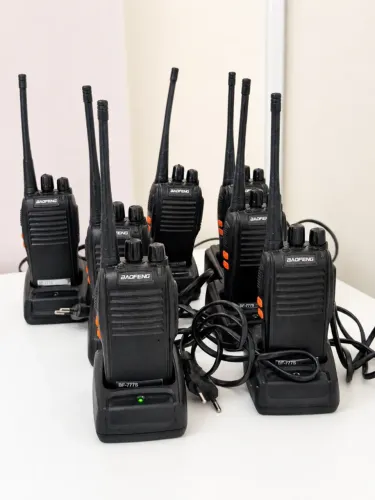 Kit 7 Rádio Uhf 16 Canais Comunicador Fone Walktalk Bf-777s