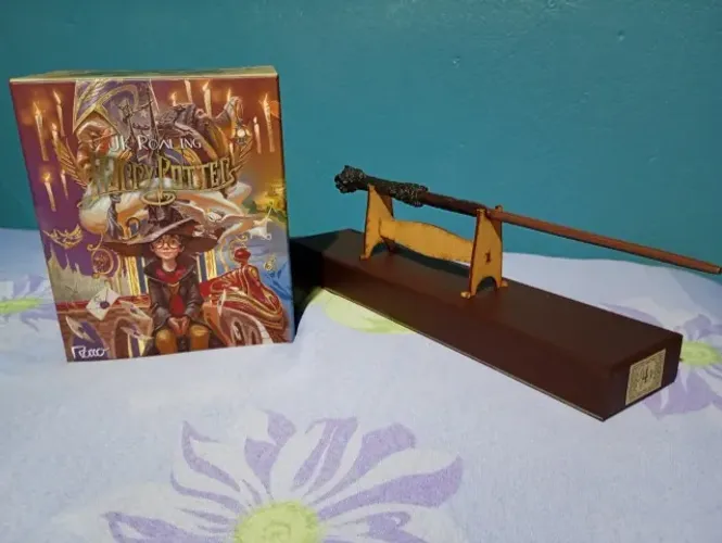 BOX - Harry Potter + Varinha Oficial Noble Colection