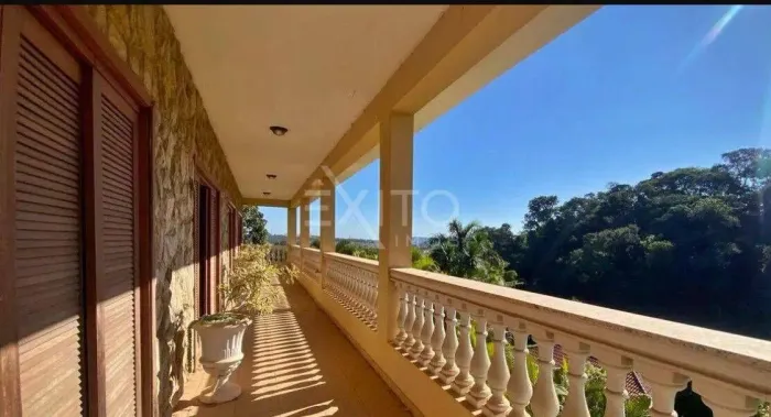 Sítio à venda, 4 dorms, 1800m², R$ 4.180.000 - Jd das Tulipas, Jundiaí