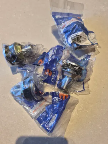 Quatro Plugs p/ lavatorios e bide de 1/2 Esteves VAD965CWG NOVOS NA EMBALAGEMs