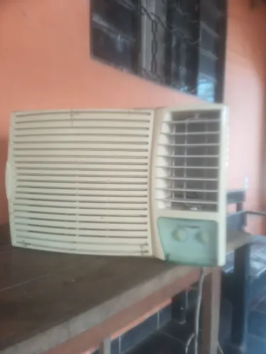 Vende se ar-condicionado 500 reais eli e de janela
