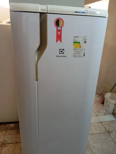 GELADEIRA ELETROLUX FROSFREE ACEITO CARTÃO DOU GARANTIA FAÇO A ENTREGA FUNCIONANDO
